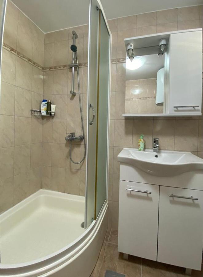 Panorama Apartment Jakov 奥米什 外观 照片